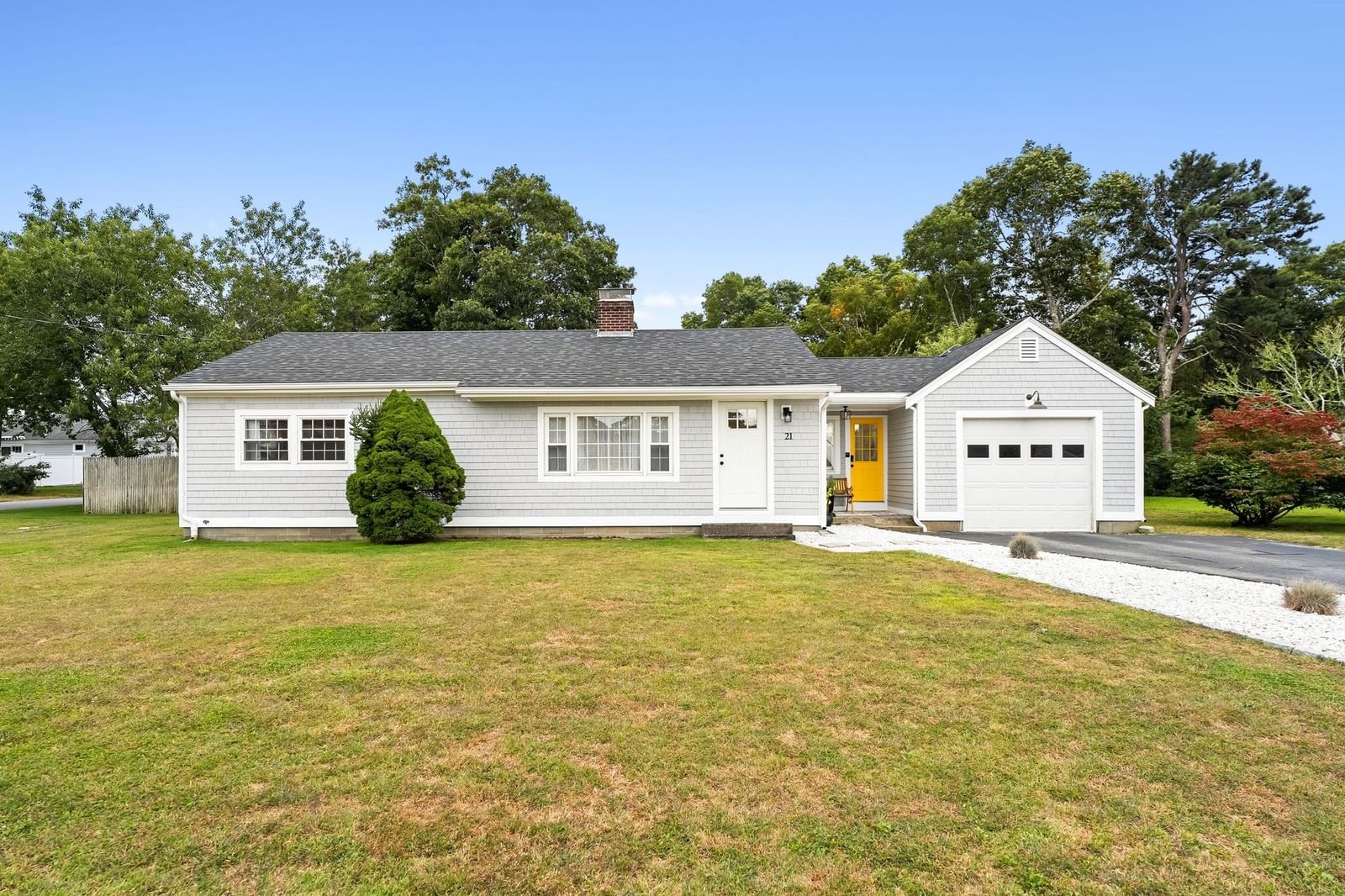 Property at 21 Hazelmoor Rd, Yarmouth, MA 02664