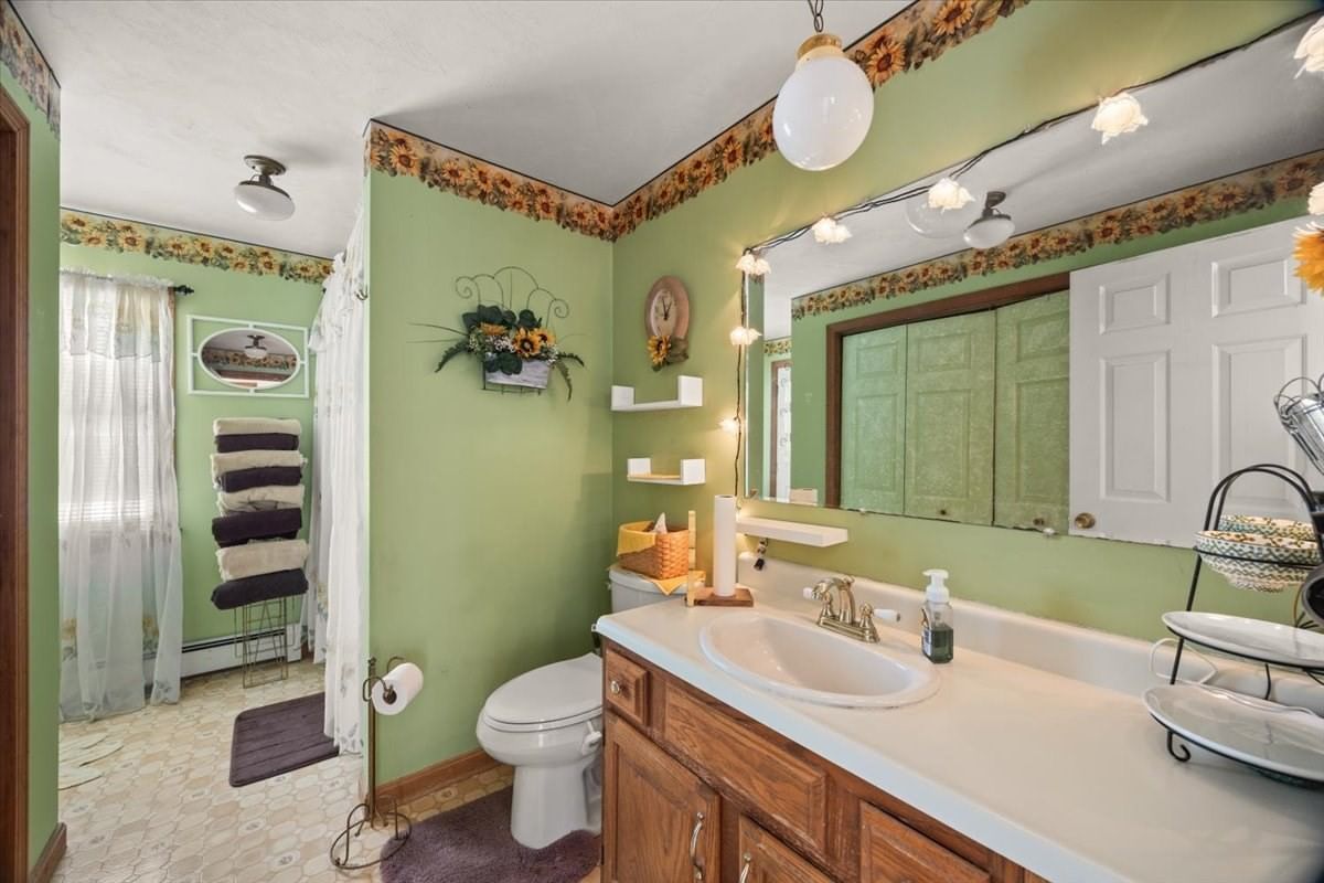 95 Crooked Ln Lakeville — Photo 11 of 34