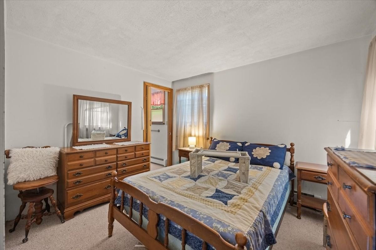 95 Crooked Ln Lakeville — Photo 24 of 34