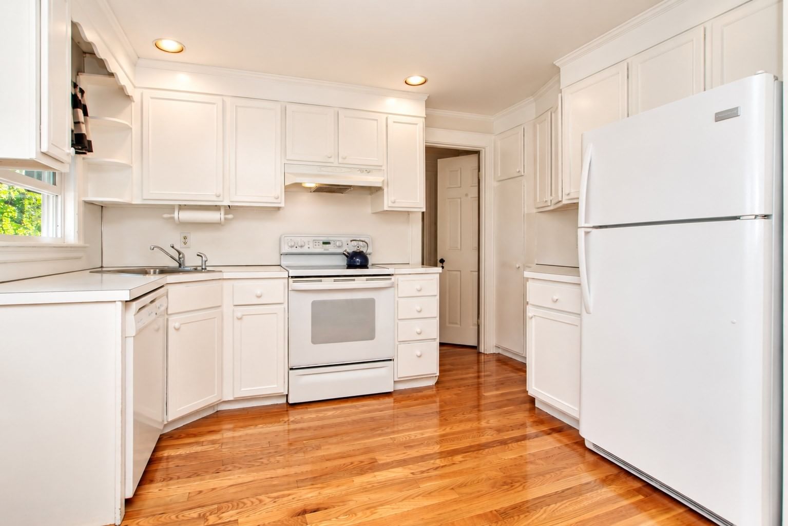 3 Waltham Wayland — Photo 7 of 13