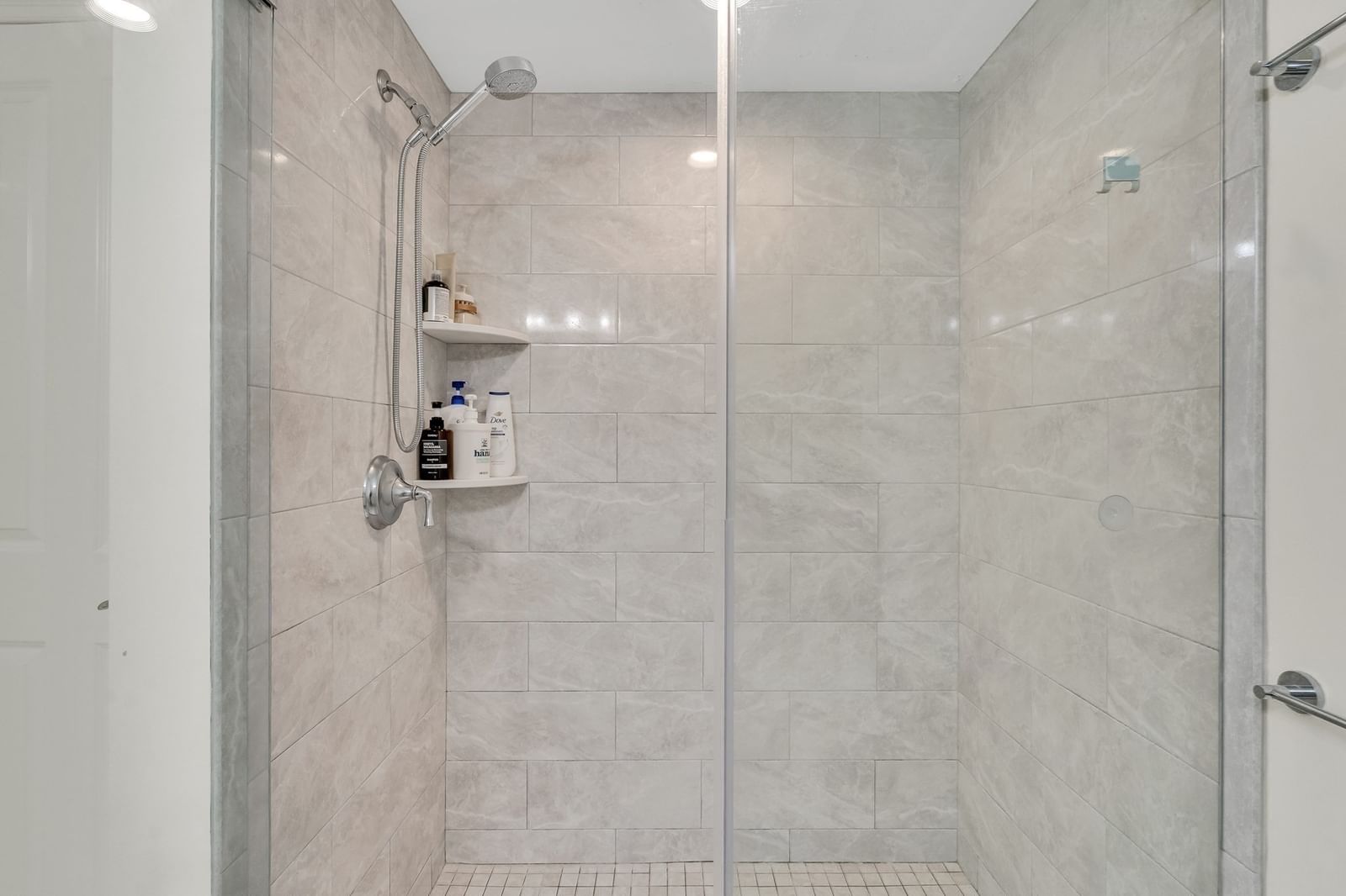 2 Manor Terrace #216 Lexington — Photo 12 of 32
