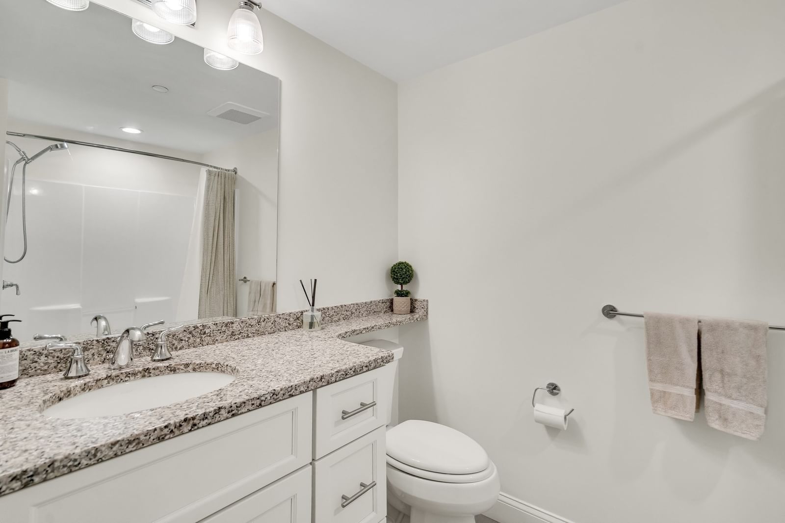 2 Manor Terrace #216 Lexington — Photo 15 of 32