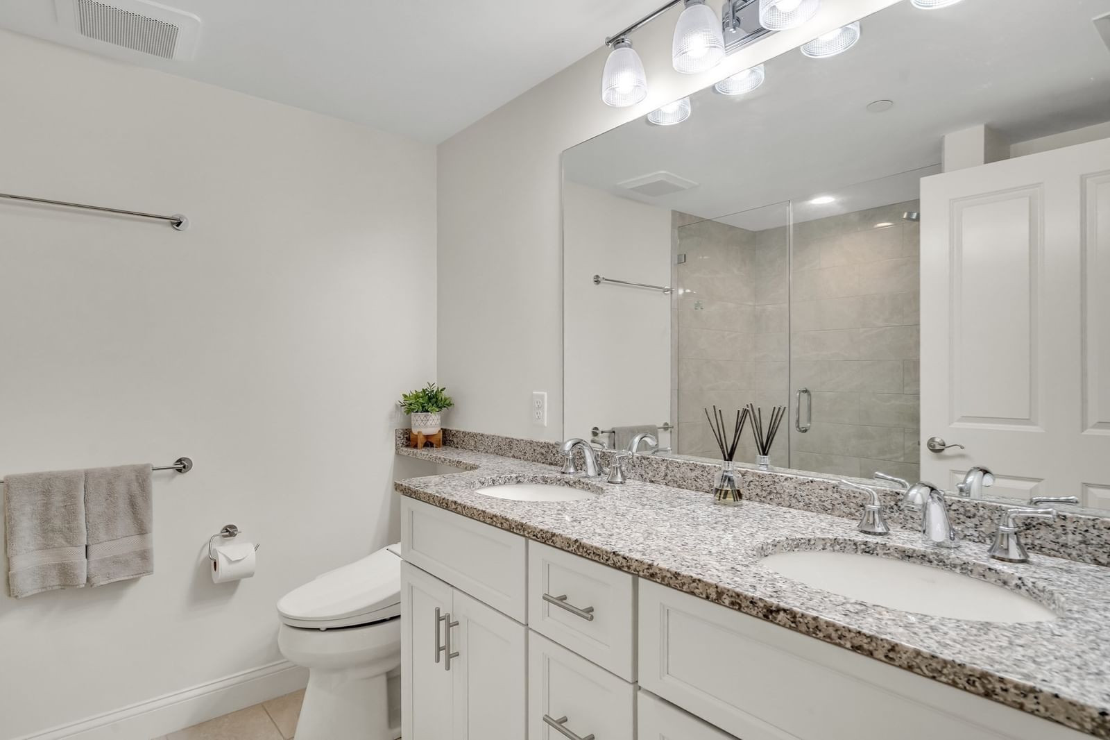 2 Manor Terrace #216 Lexington — Photo 9 of 32
