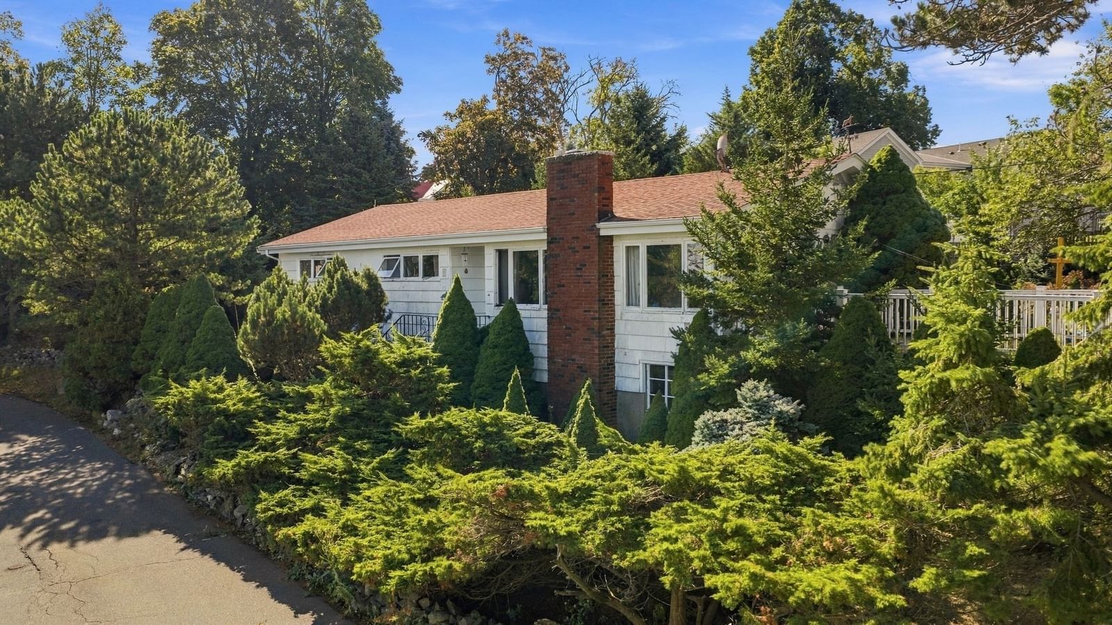 25 Maolis Road Nahant — Photo 3 of 13