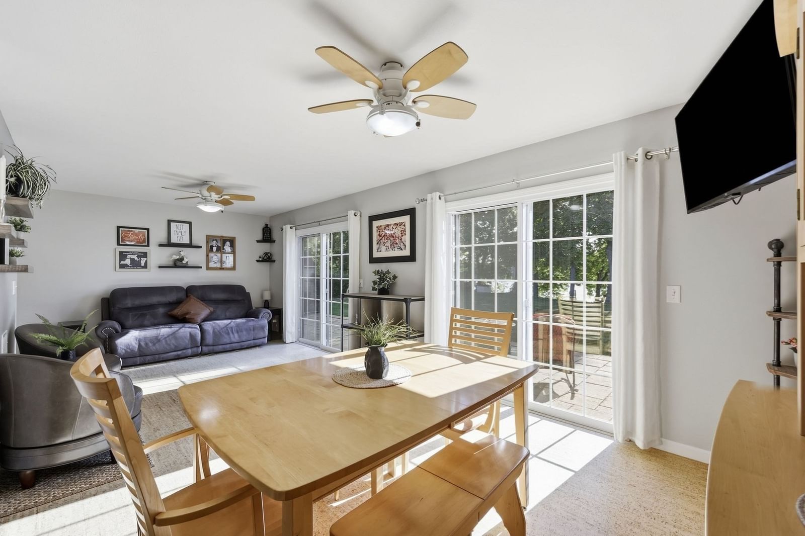 63 Autumn St Agawam — Photo 12 of 42