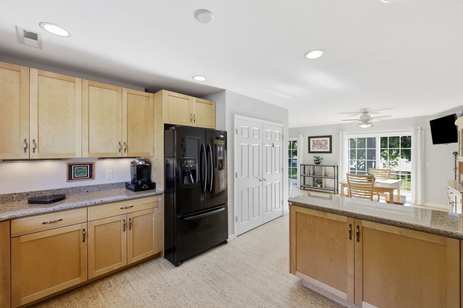 63 Autumn St Agawam — Photo 18 of 42
