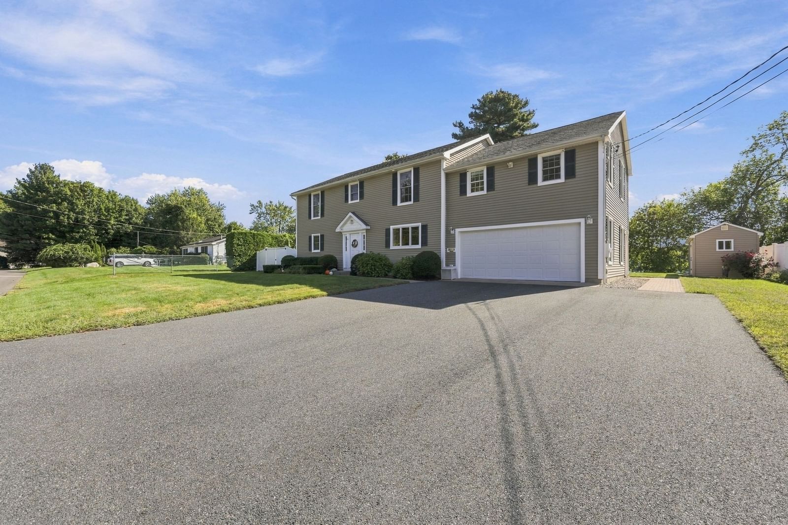 63 Autumn St Agawam — Photo 2 of 42