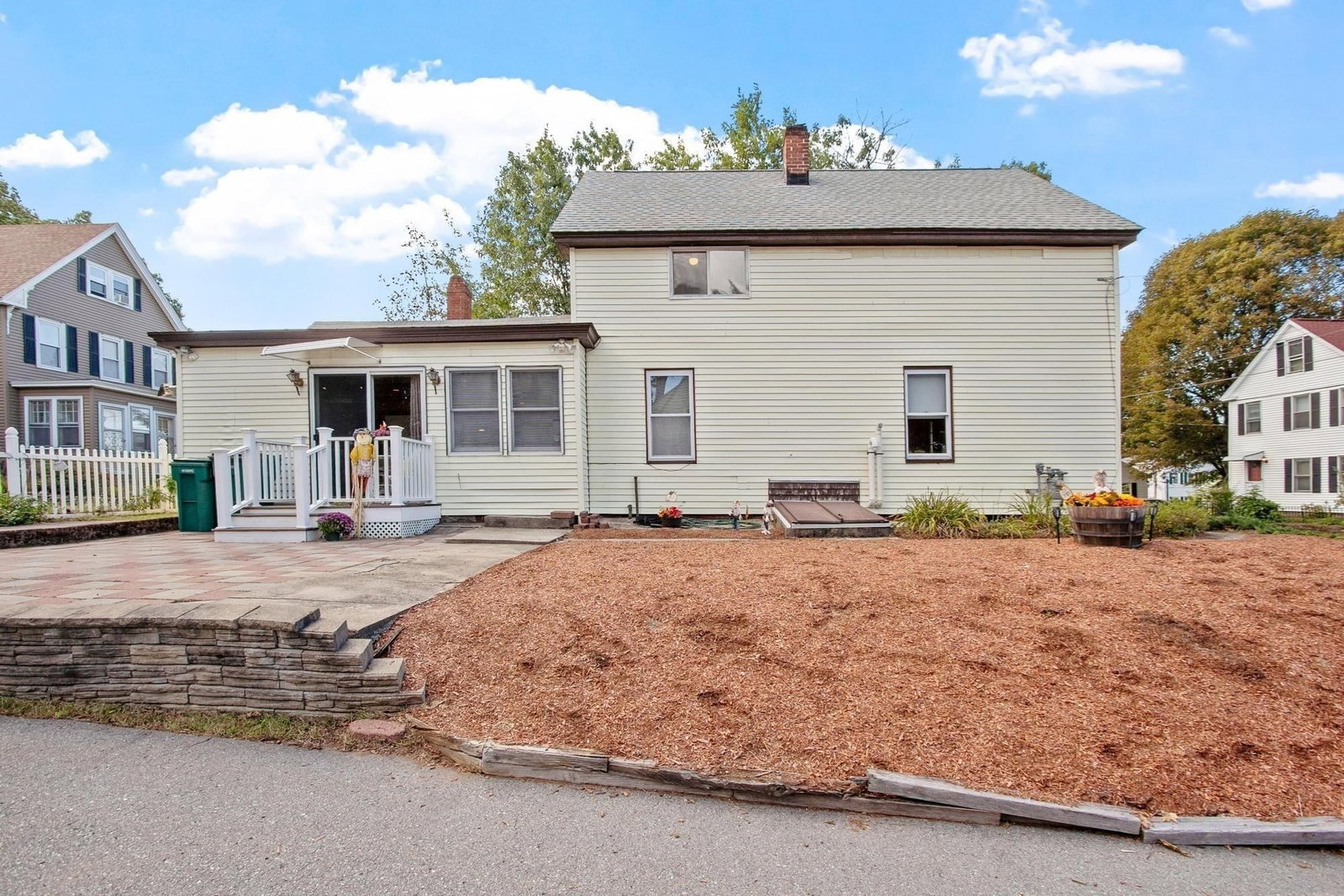 41 Smith St Fitchburg — Photo 3 of 40