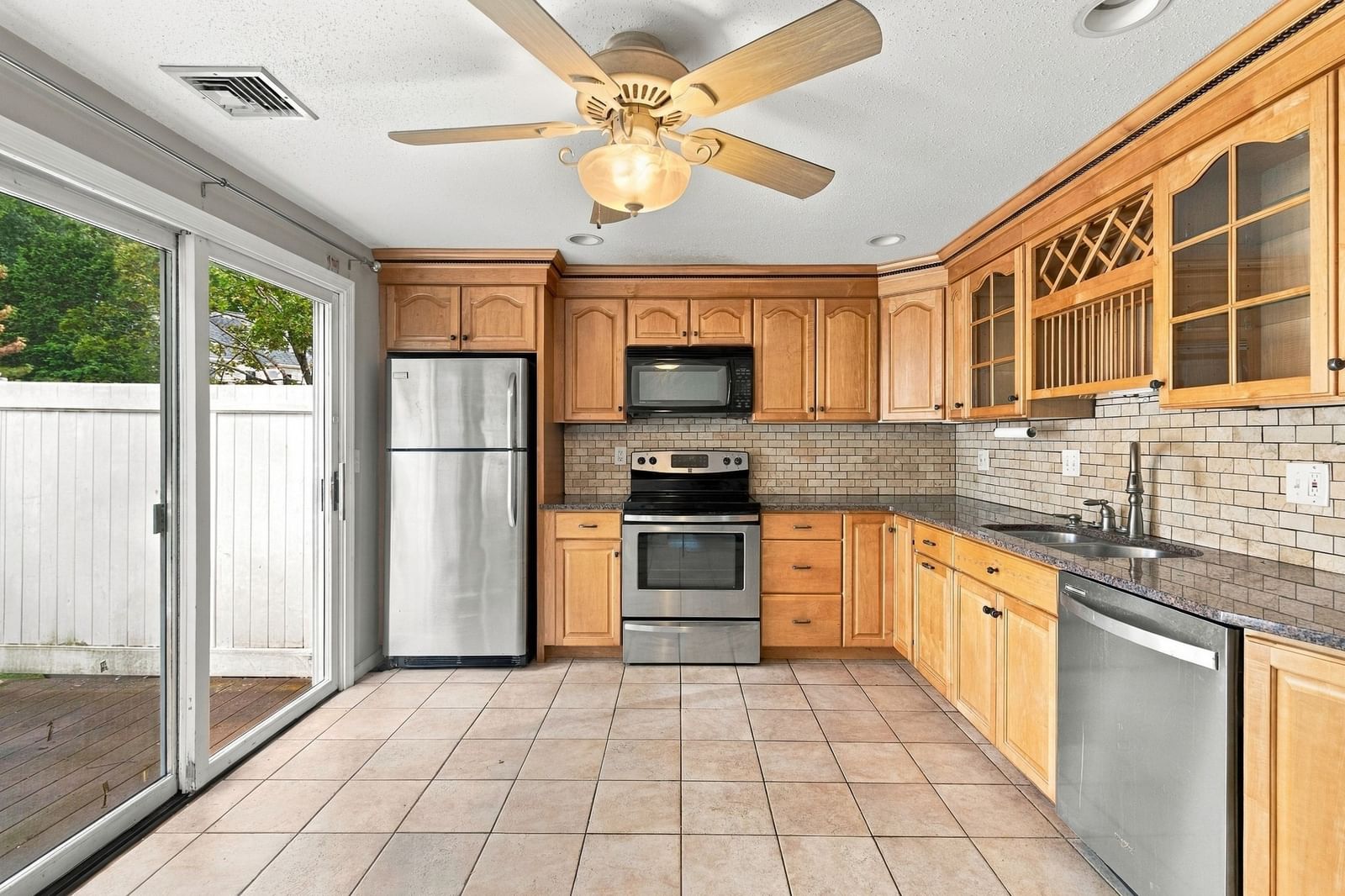835 Mount Hope St #22 North Attleboro — Photo 8 of 27