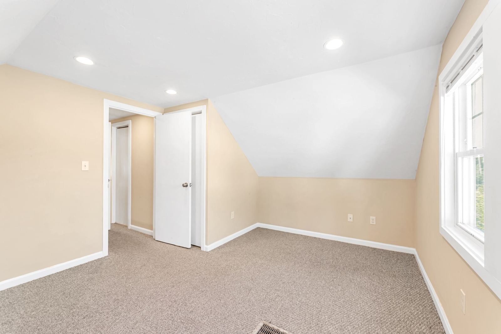 85 Potomac #1 Boston — Photo 15 of 28
