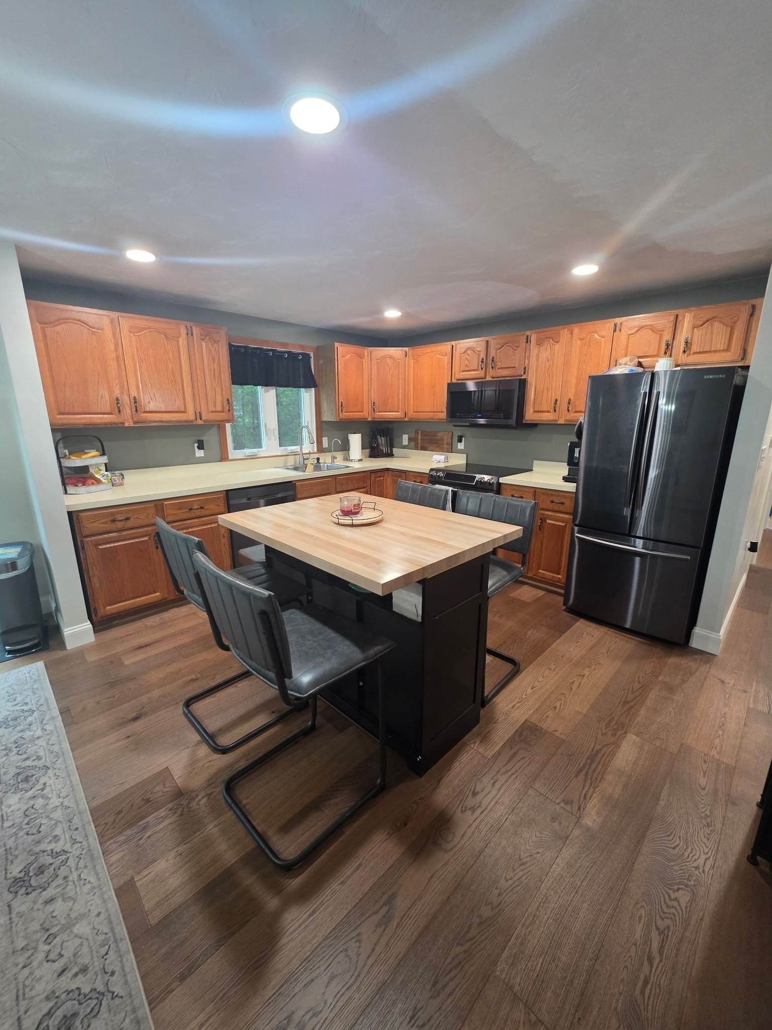 155 Hathaway St Wareham — Photo 3 of 9