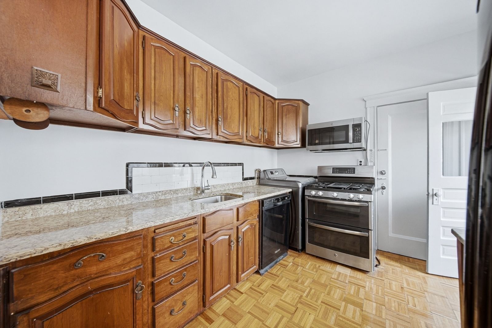 413 Washington Street #4 Brookline — Photo 10 of 16
