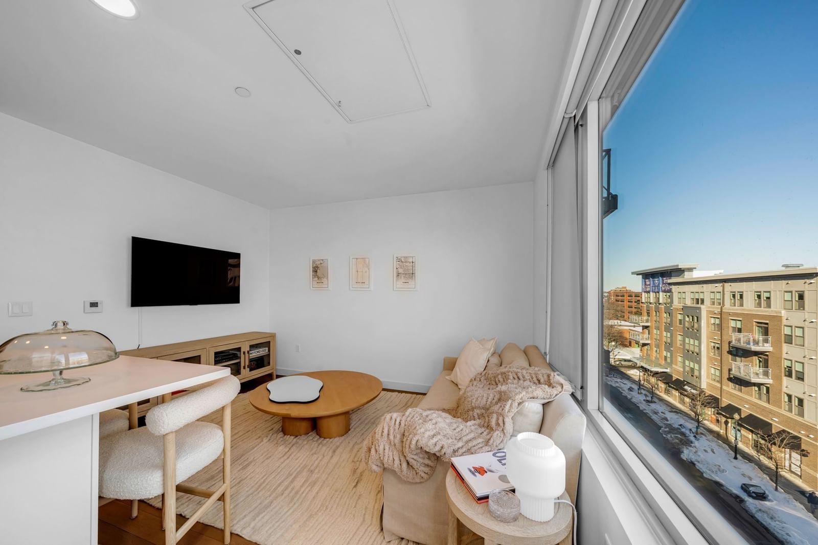 45 Lewis St #502 Boston — Photo 2 of 20