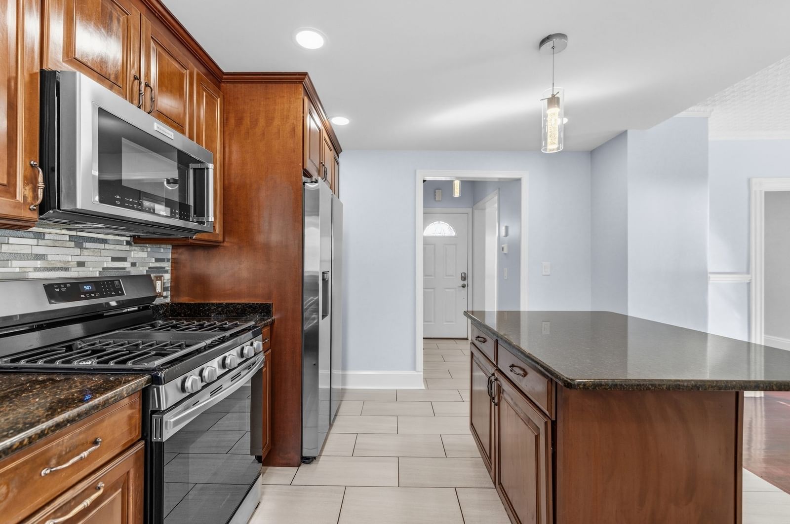17 Estes St Everett — Photo 4 of 23