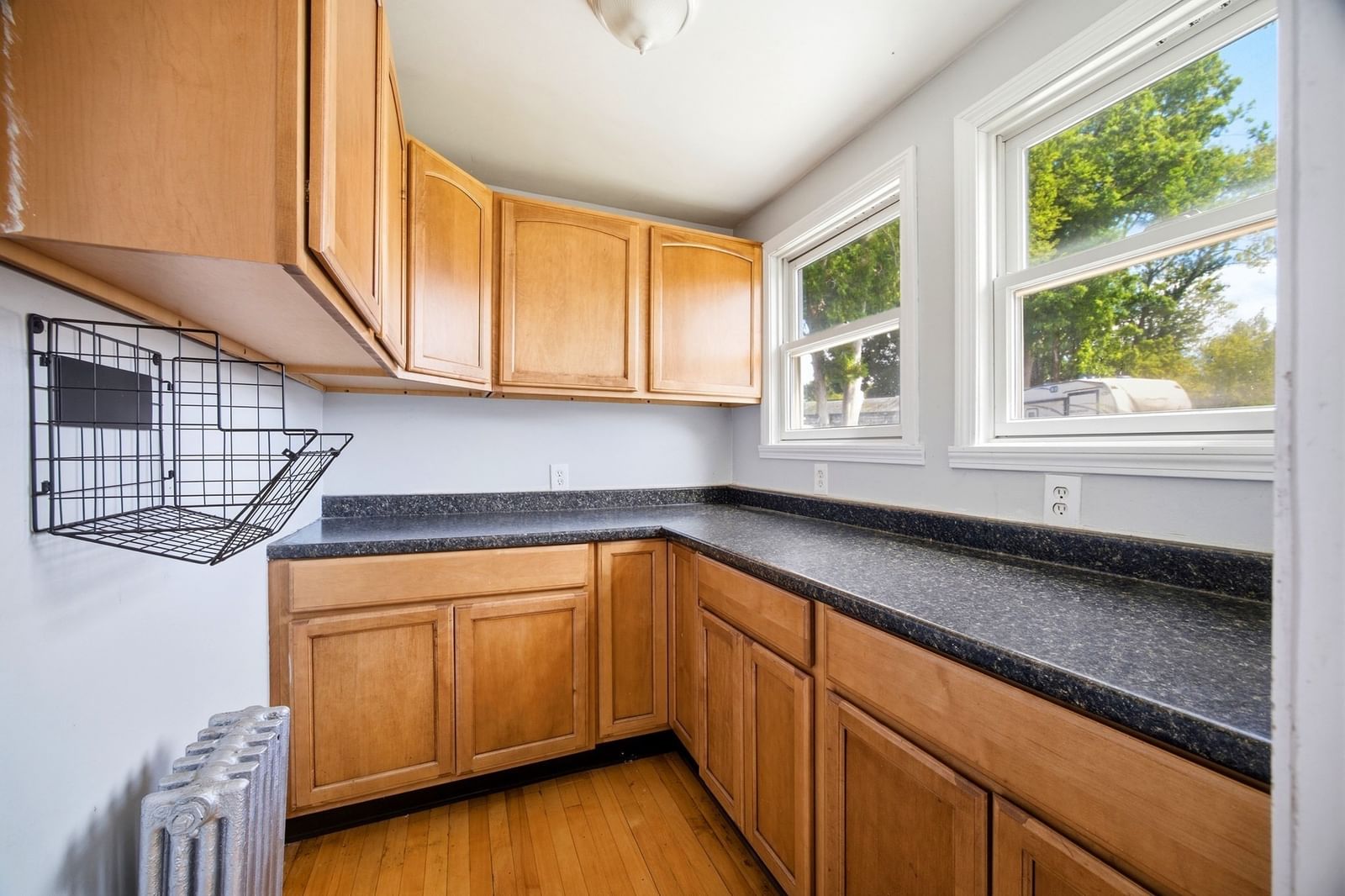 96 Catherine St Chicopee — Photo 8 of 33