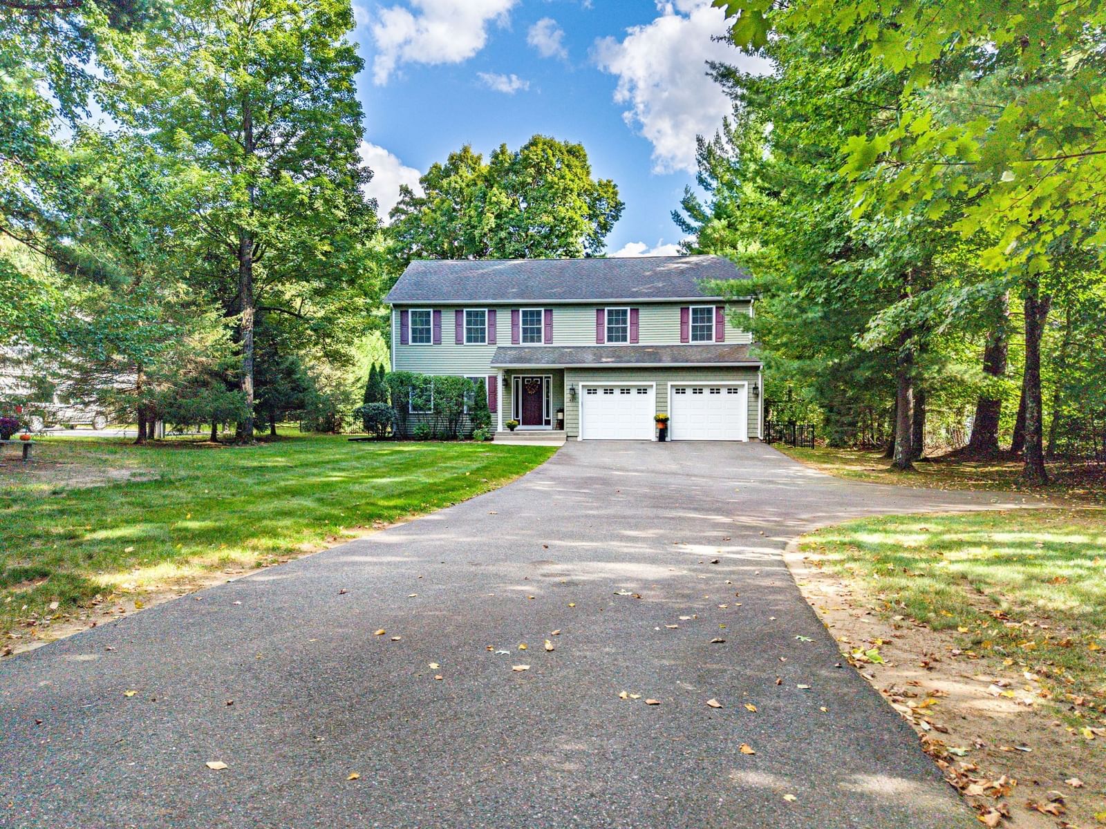 437 Porter Rd East Longmeadow — Photo 2 of 40