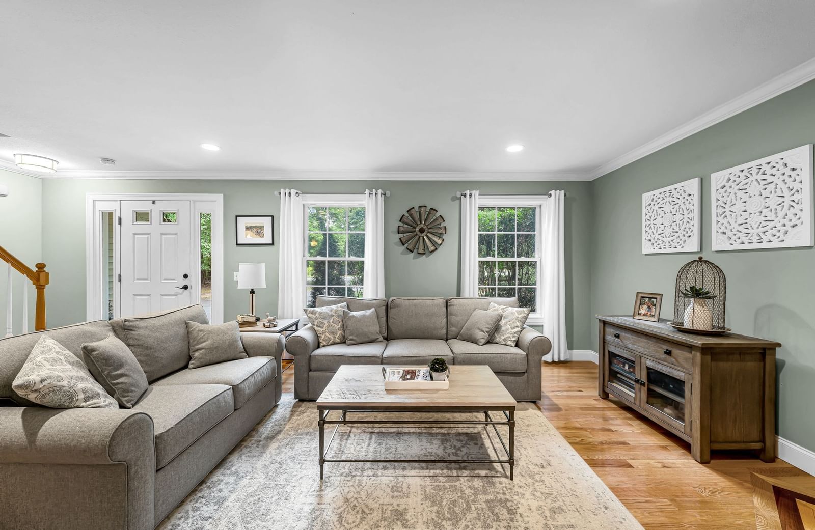 437 Porter Rd East Longmeadow — Photo 3 of 40