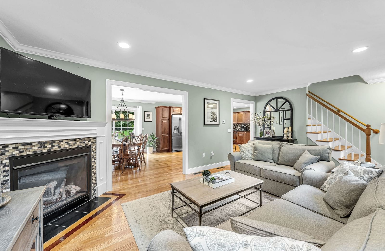 437 Porter Rd East Longmeadow — Photo 7 of 40