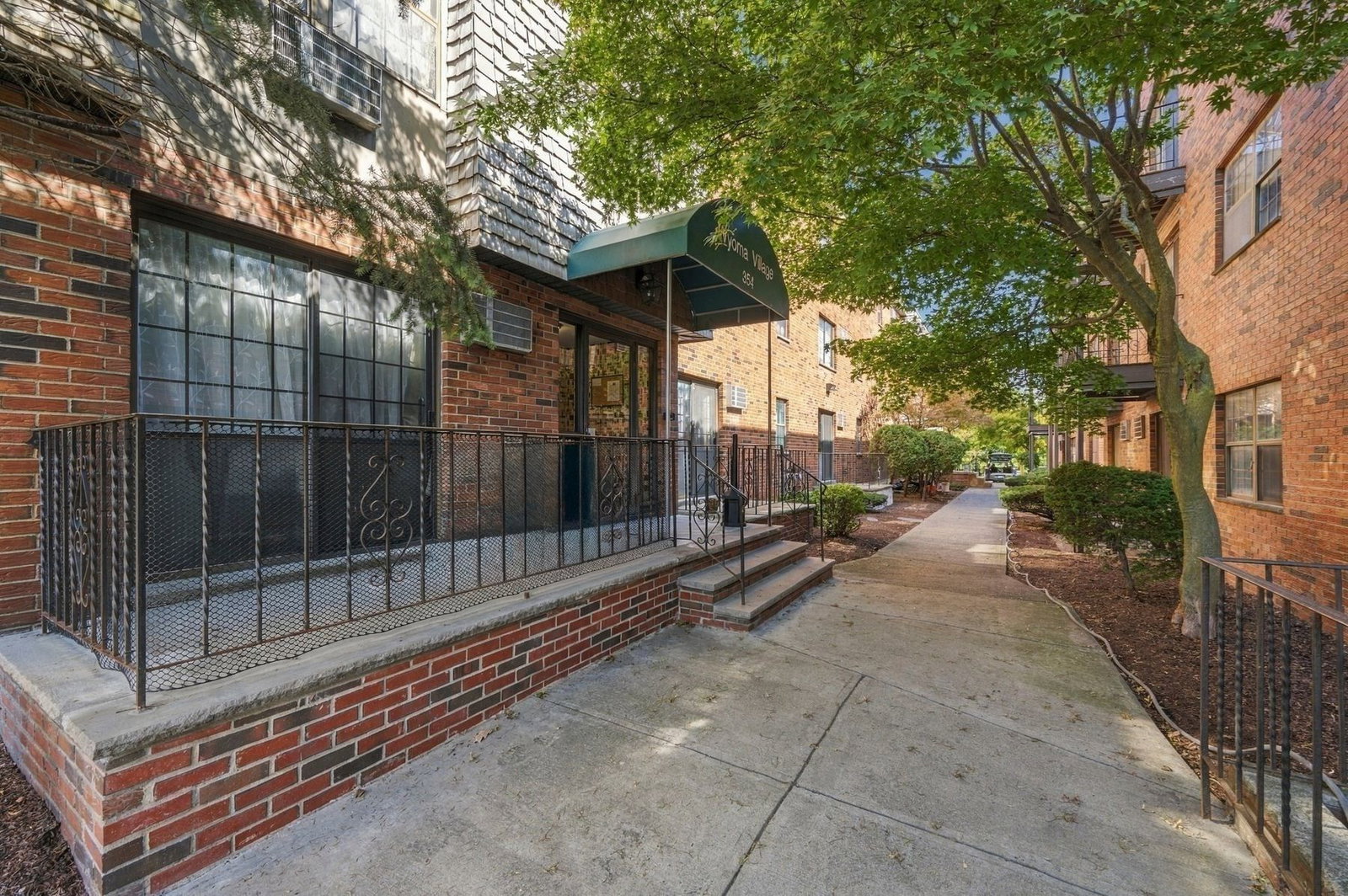 Property at 354 Broadway #5, Lynn, MA 01904