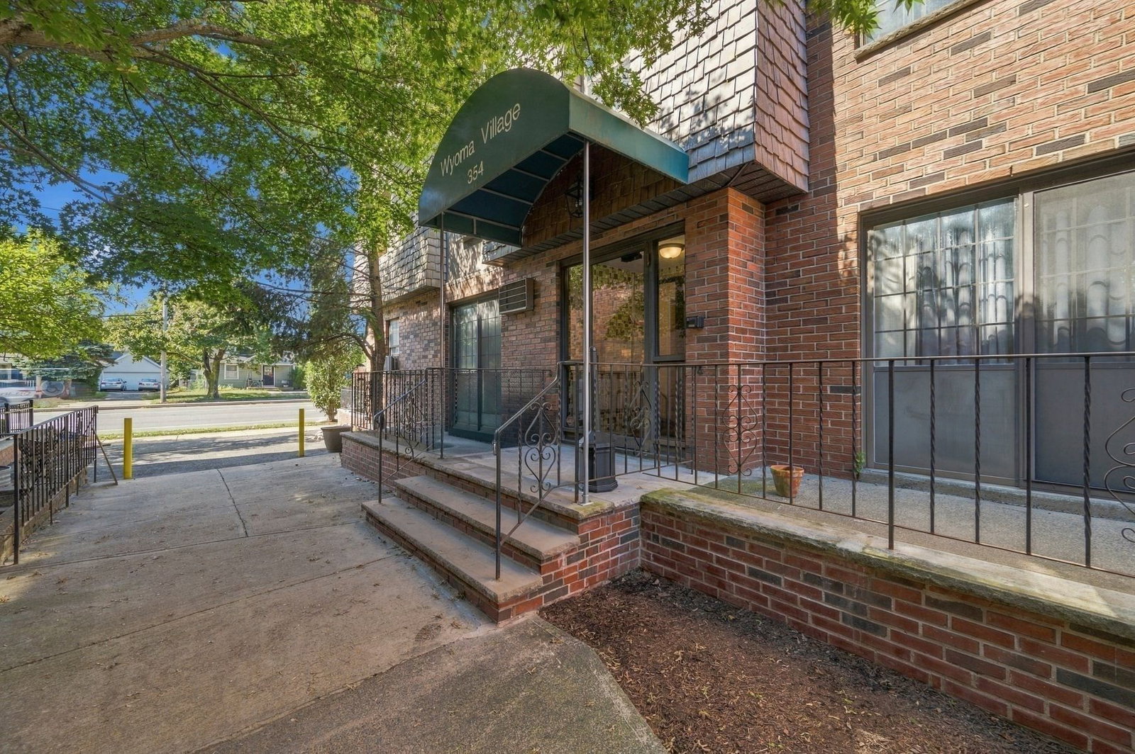 354 Broadway #5 Lynn — Photo 2 of 29