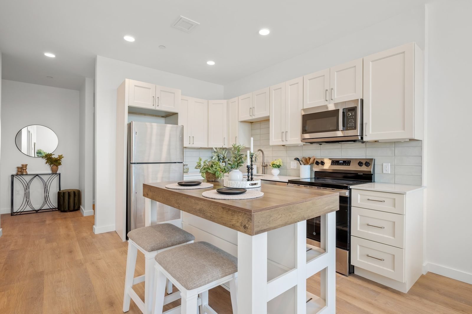 440 Broadway #403 Chelsea — Photo 2 of 30
