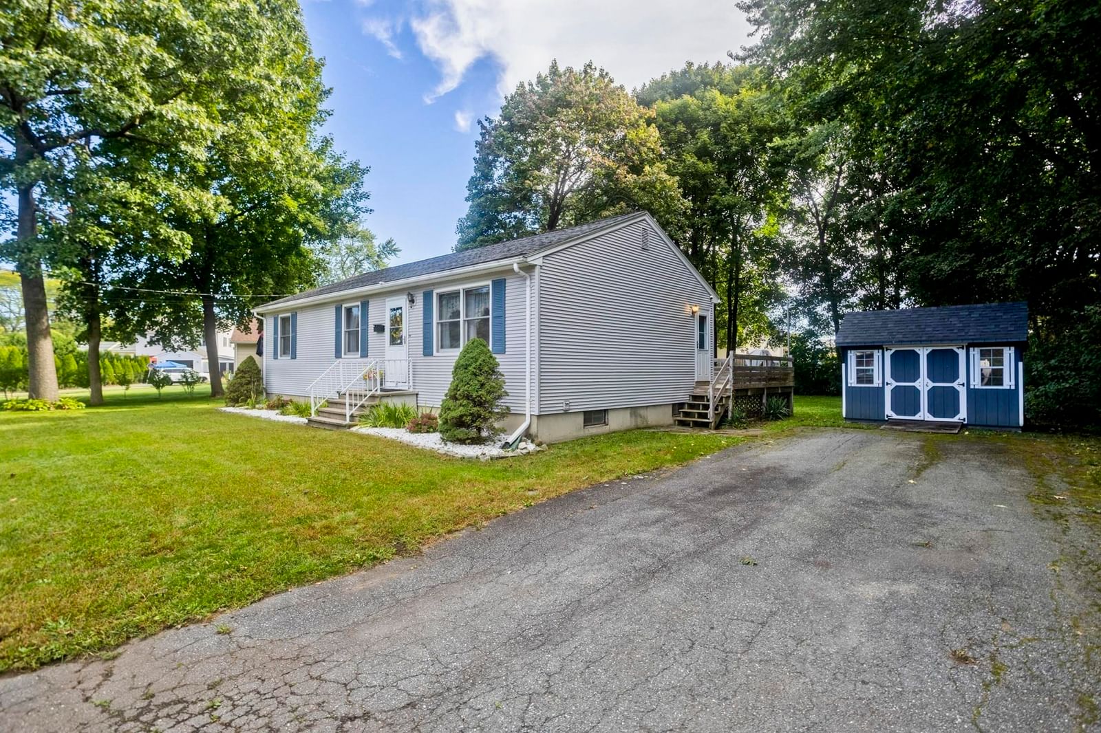 30 Dale St Holyoke — Photo 2 of 33