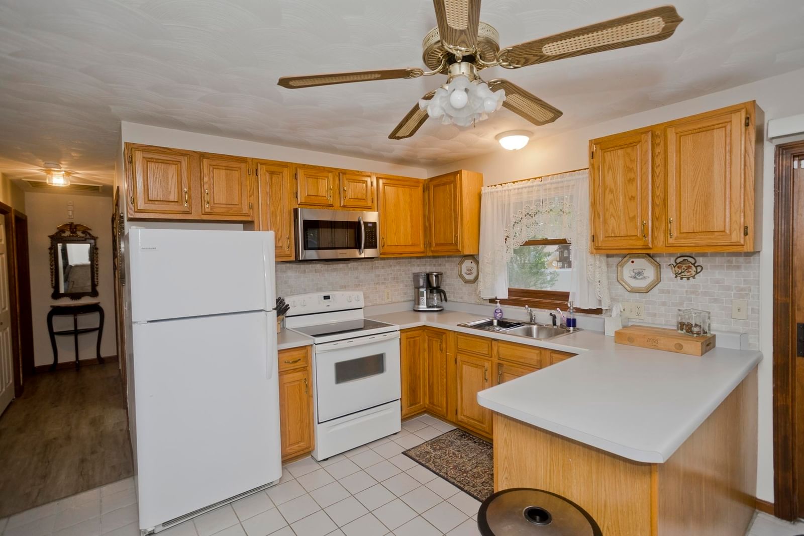 30 Dale St Holyoke — Photo 4 of 33