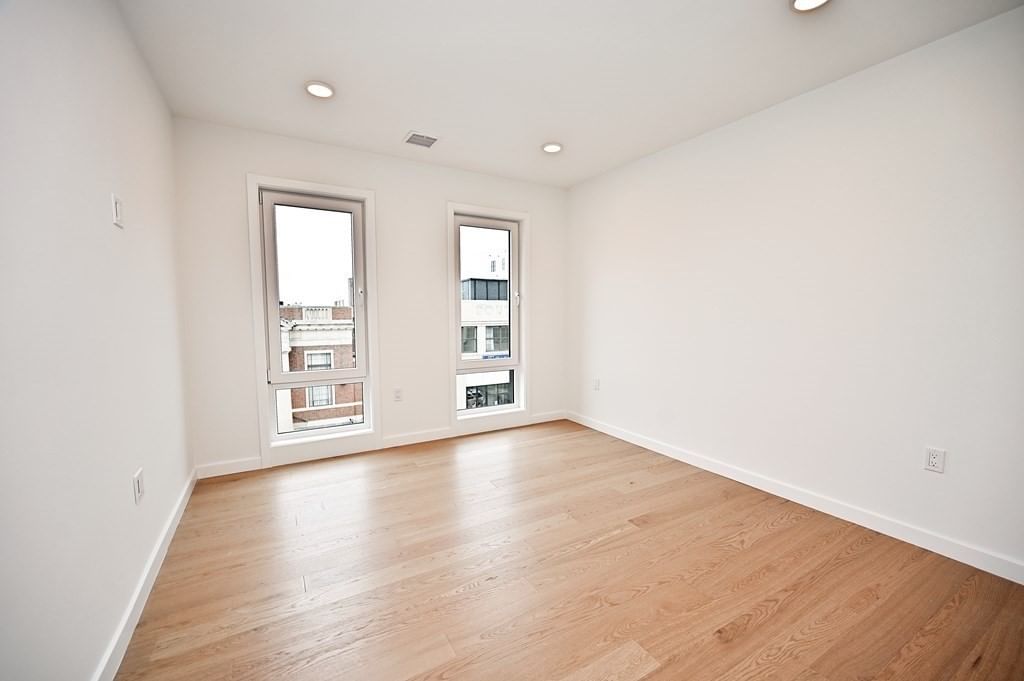 457 West Broadway #303 Boston — Photo 11 of 13