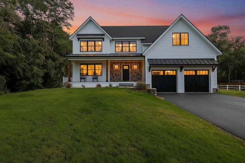 158 Lake St