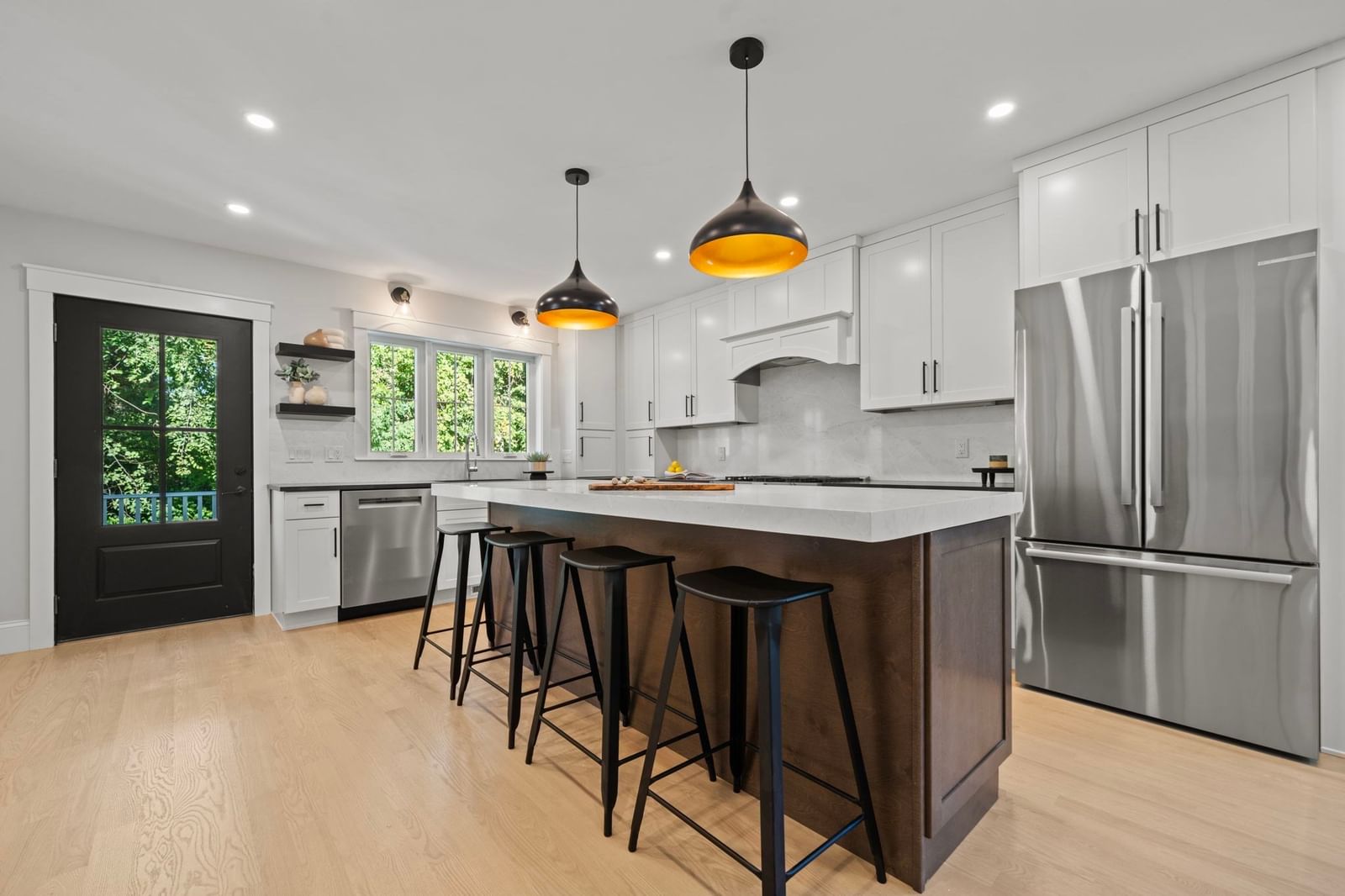 158 Lake St Wilmington — Photo 7 of 34