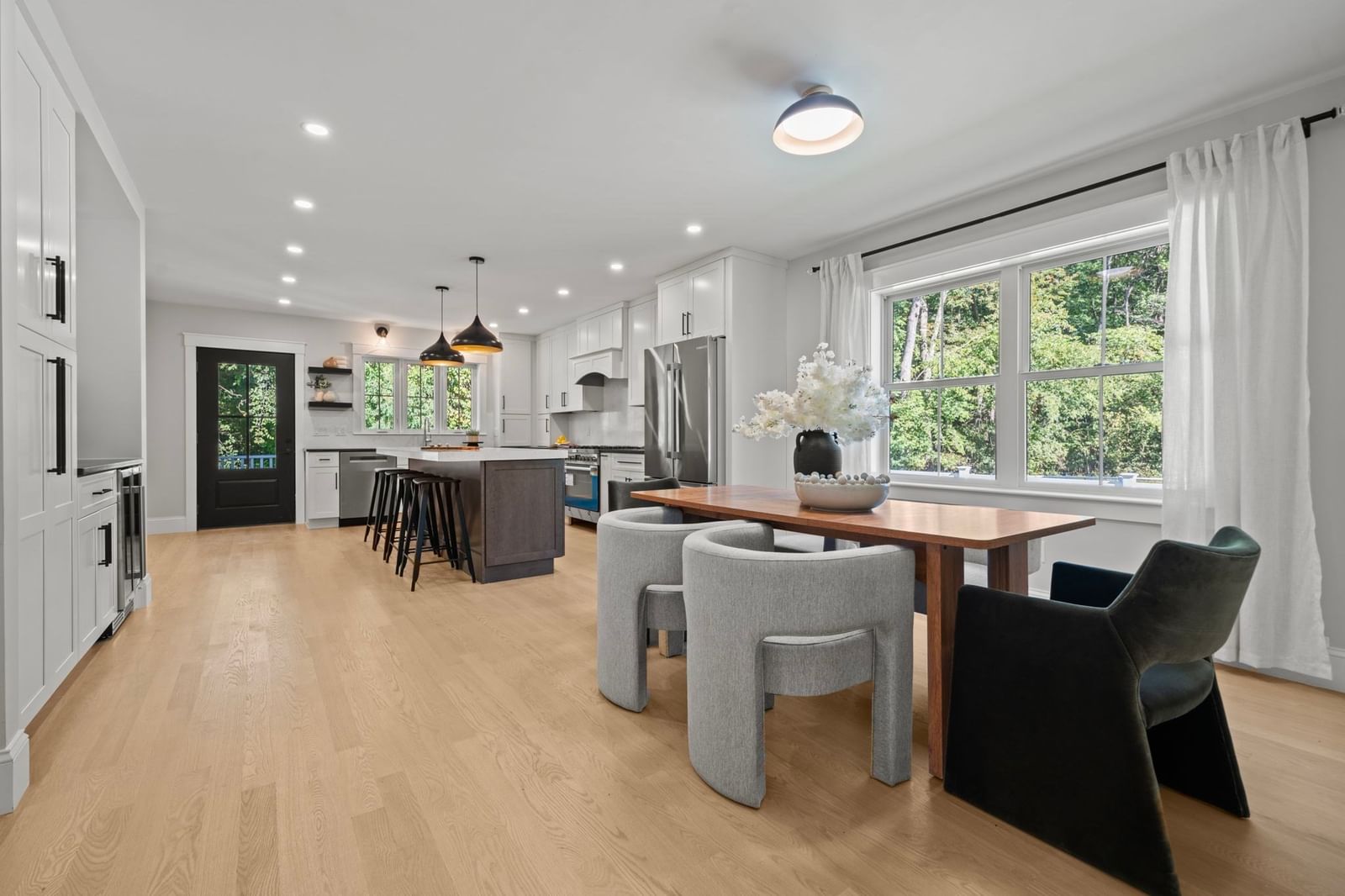 158 Lake St Wilmington — Photo 8 of 34