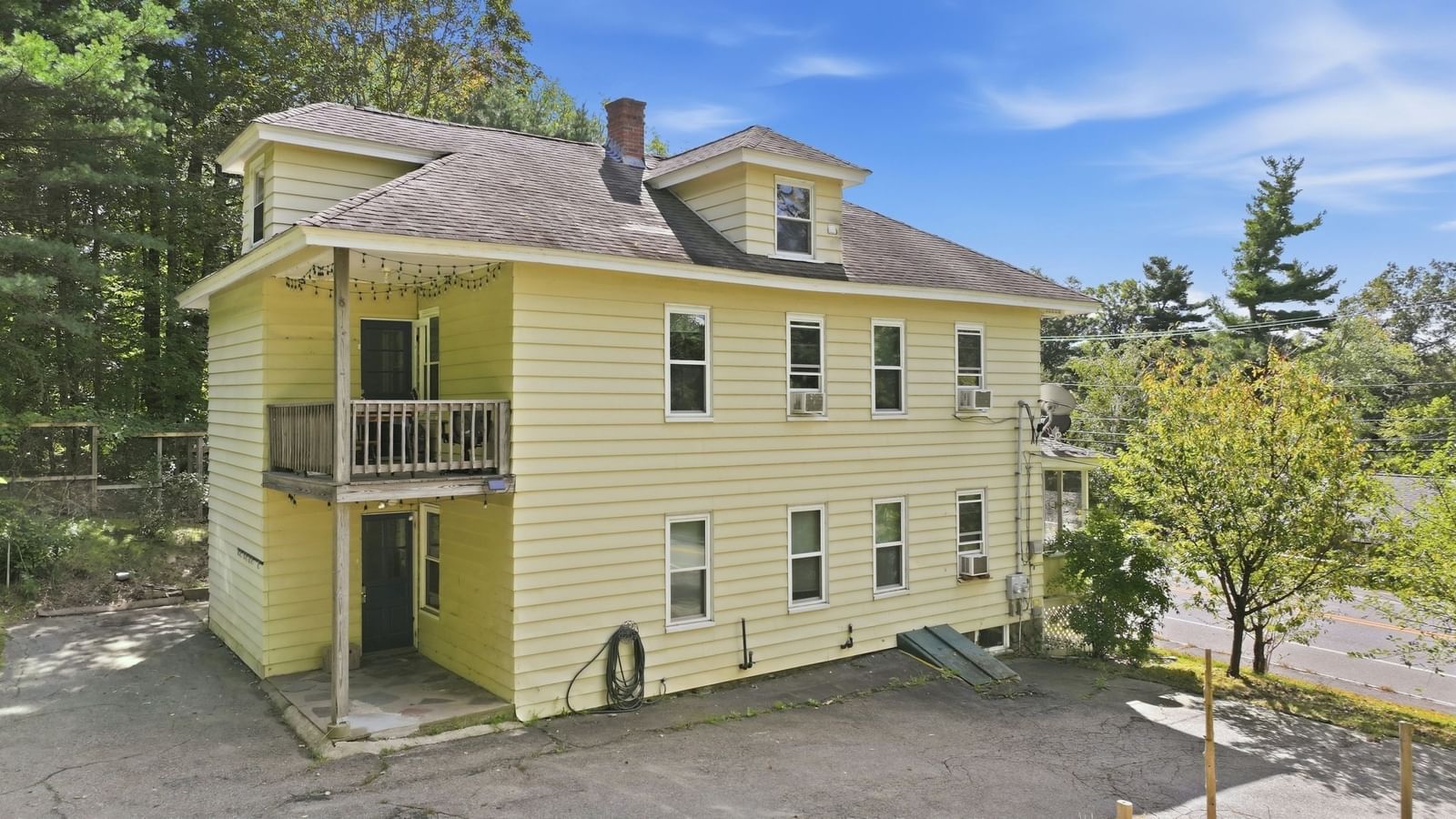 1576 Main St Holden — Photo 3 of 33
