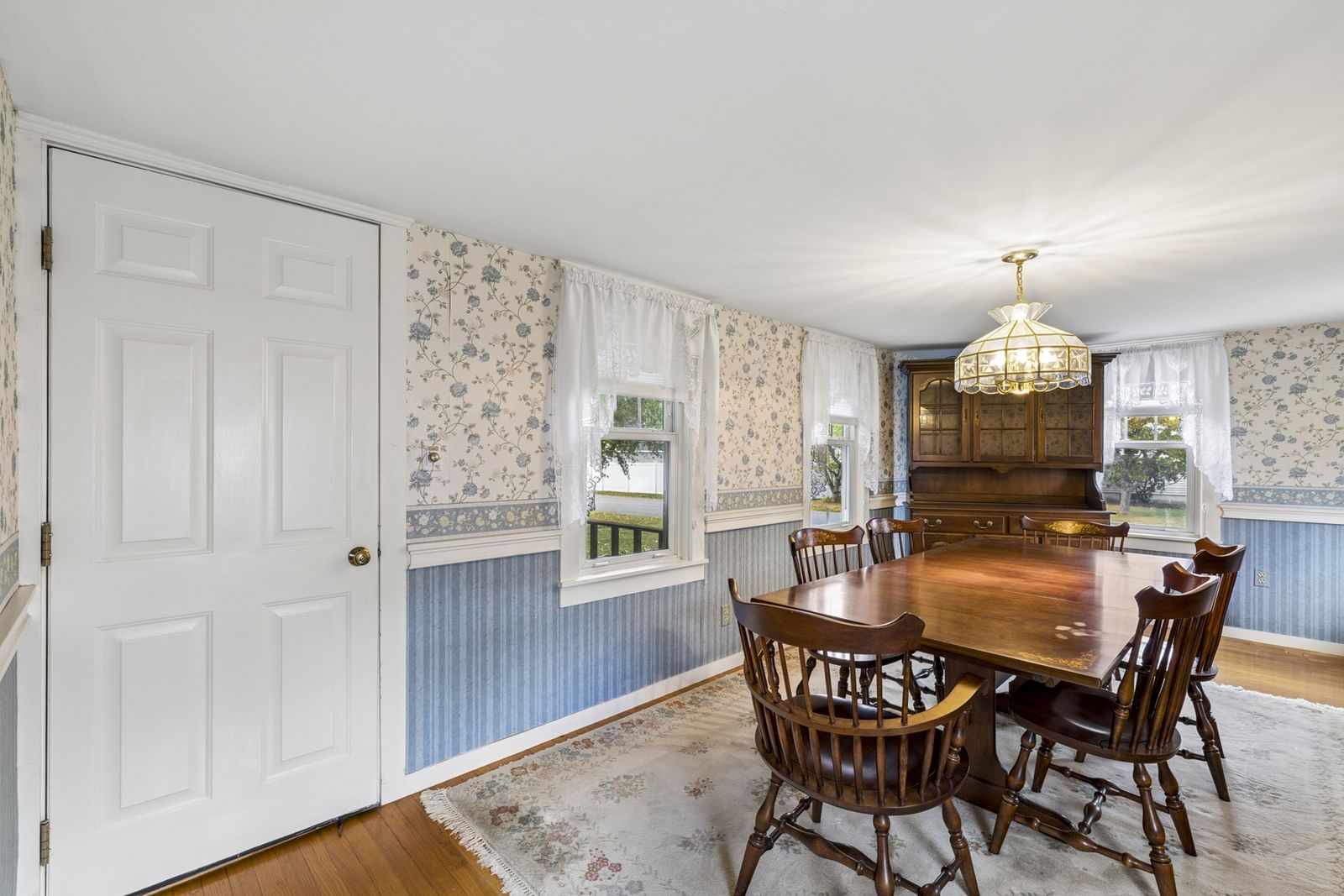 38 Loker St Natick — Photo 2 of 40
