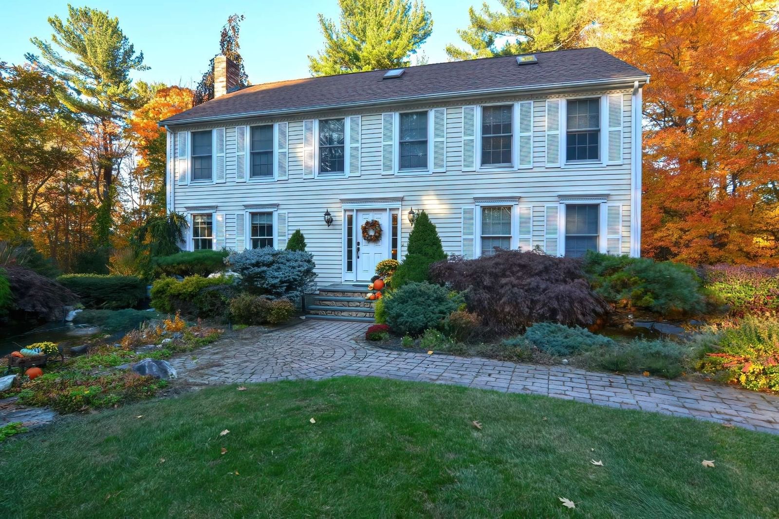 Property at 8 Greybirch Rd, Andover, MA 01810