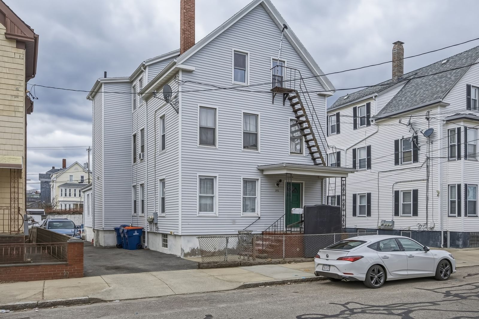 191 Bonney St New Bedford — Photo 2 of 21