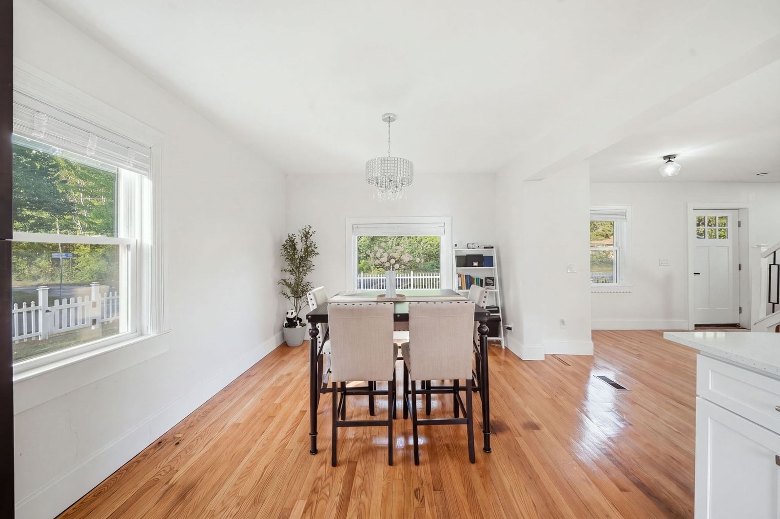 856 Newport Ave Attleboro — Photo 8 of 35