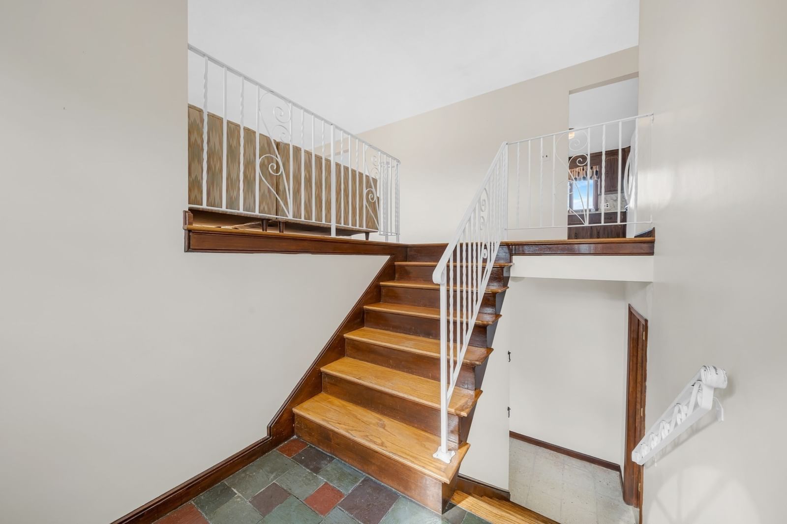 32 Robert Rd Revere — Photo 9 of 40