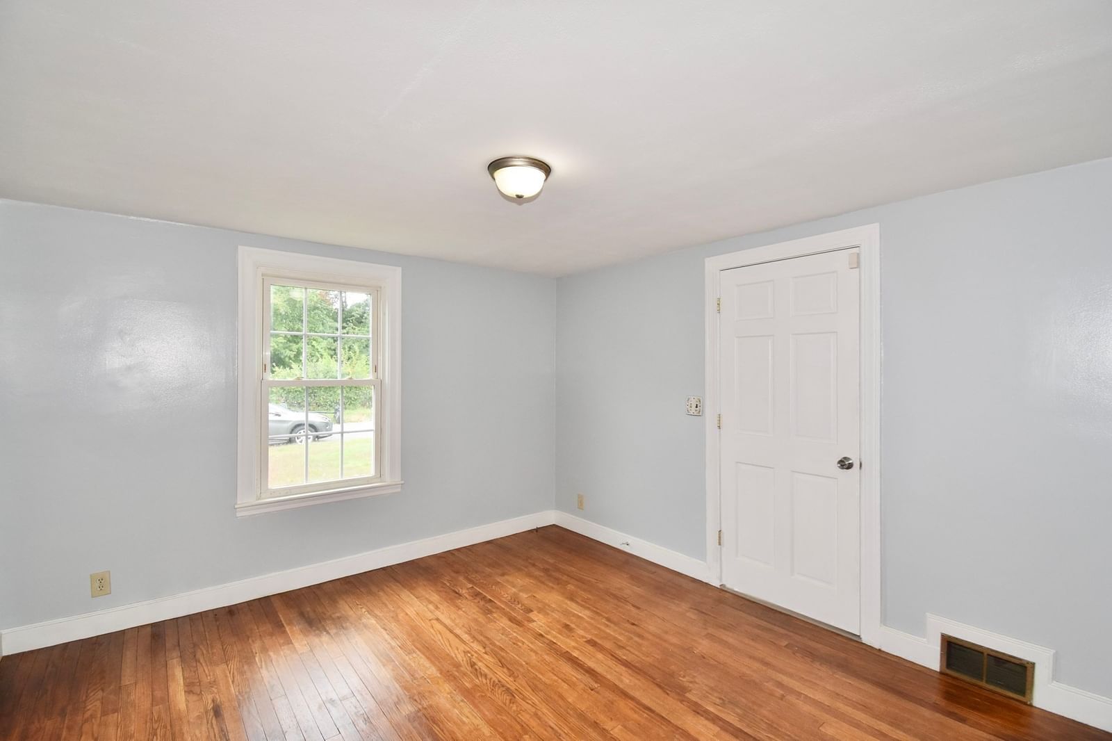67 Temby St Springfield — Photo 8 of 28