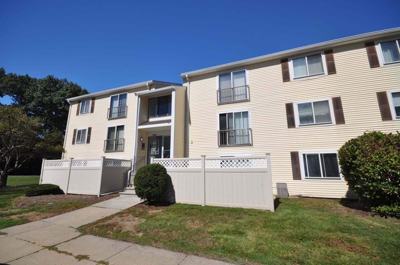 49 Village Brook Lane #6 Natick — Photo 2 of 32