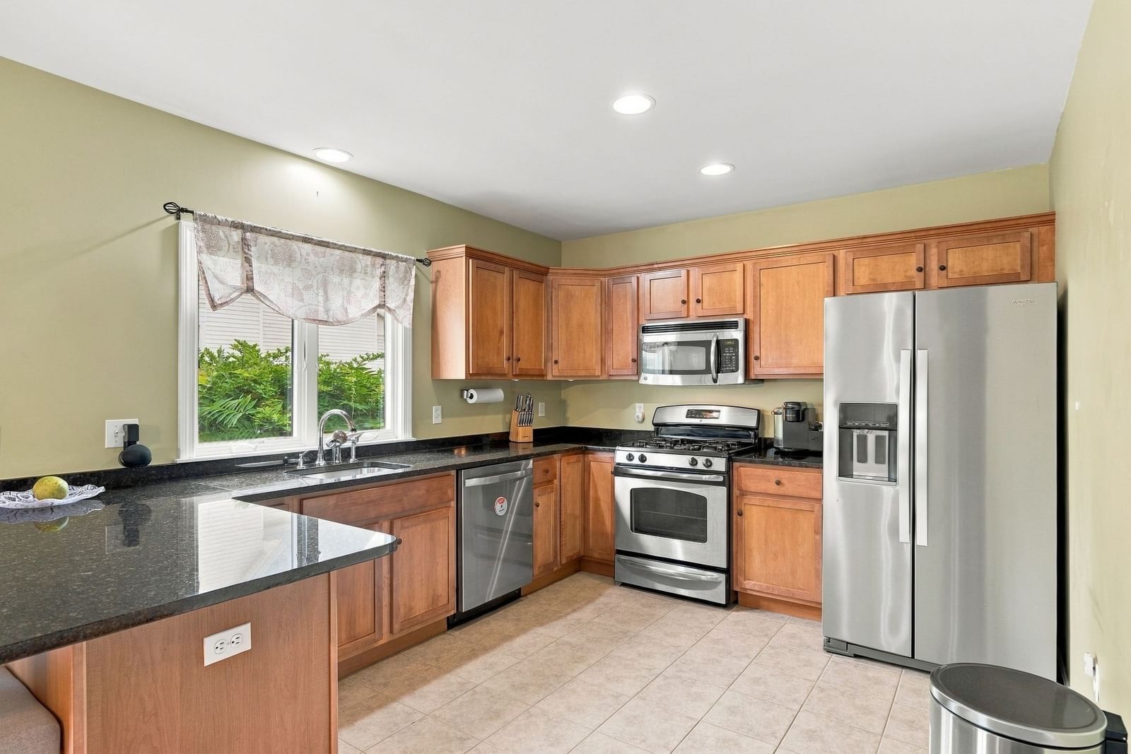 117 Ingell St #B Taunton — Photo 12 of 40