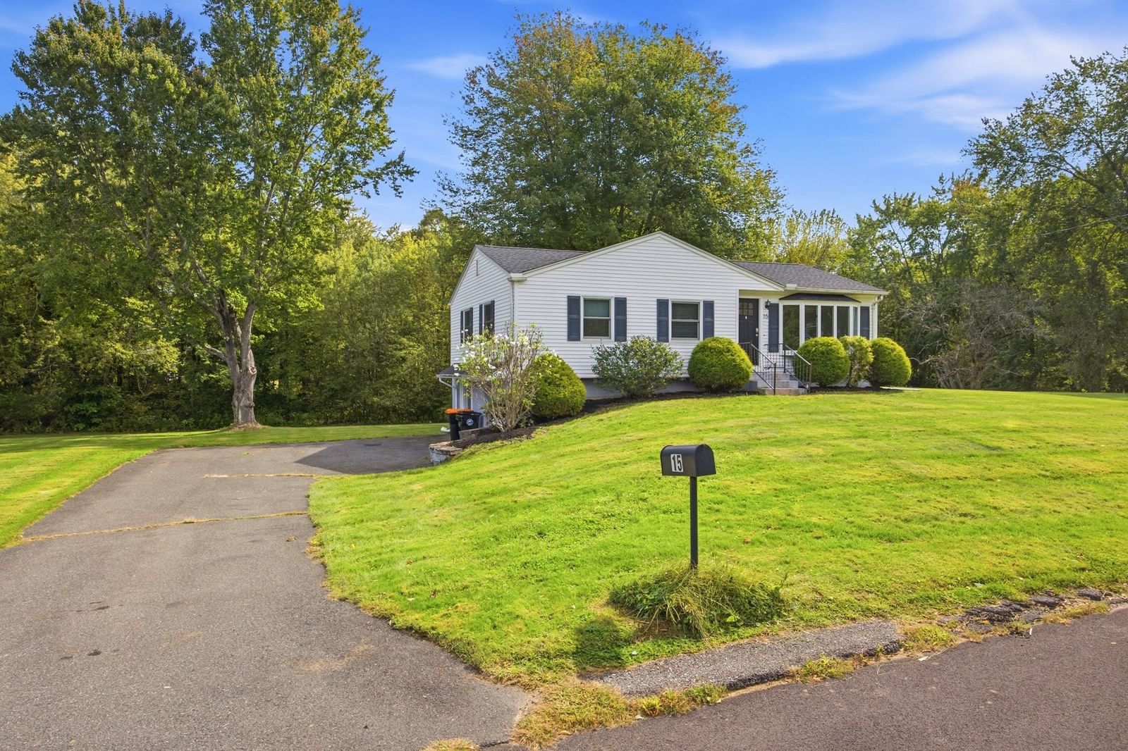 15 Edison Dr South Hadley — Photo 3 of 42