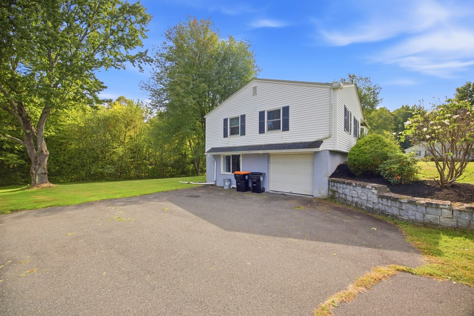 15 Edison Dr South Hadley — Photo 5 of 42