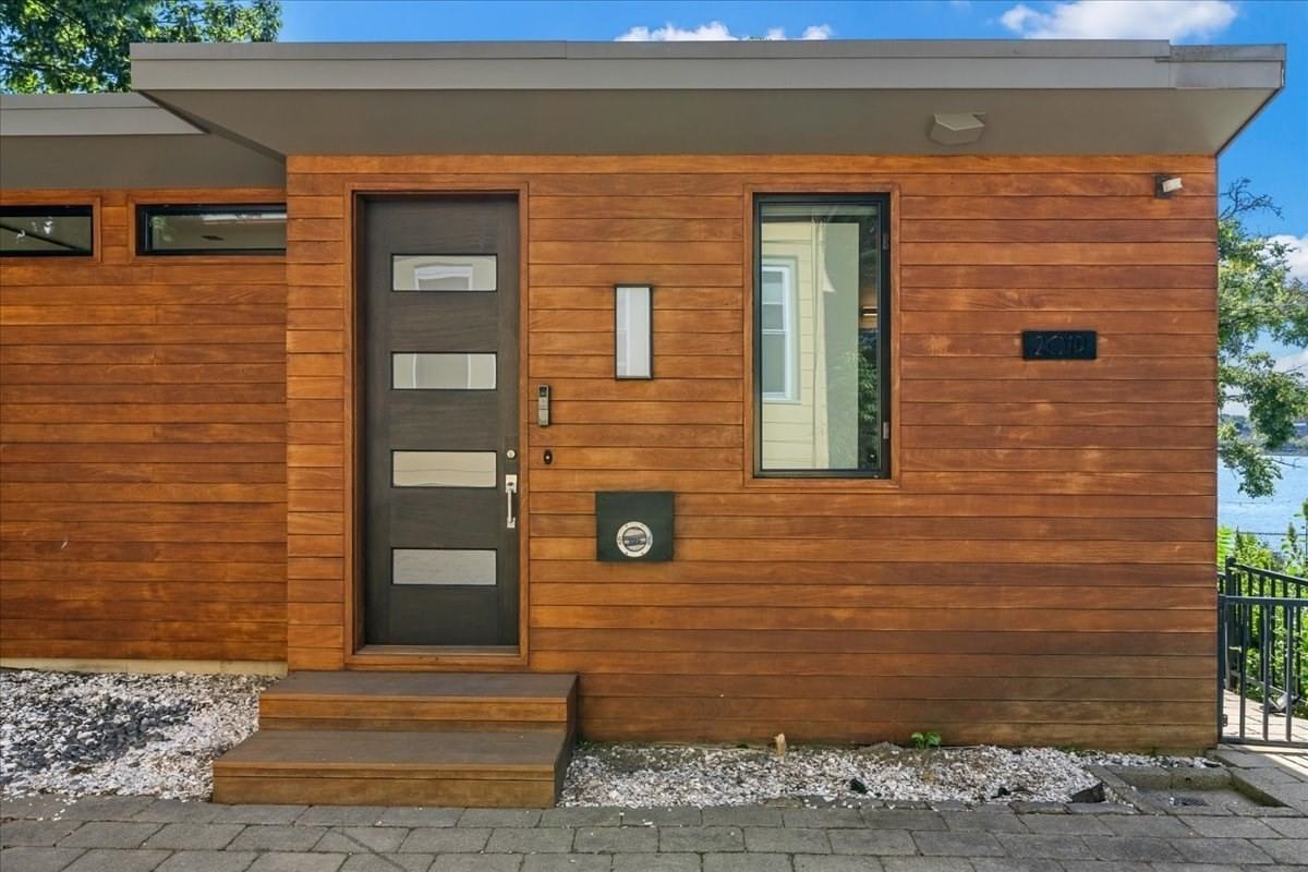 201R Savin Hill Avenue Boston — Photo 2 of 40