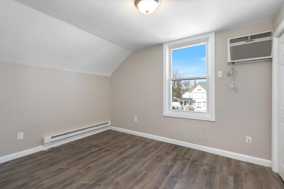 33 Garfield St Lawrence — Photo 4 of 22