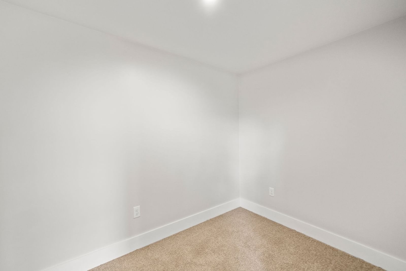 547 Turnpike St Easton — Photo 15 of 40