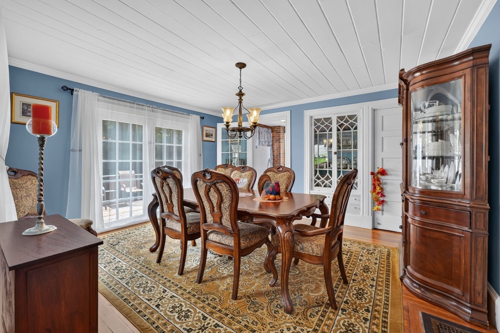 189 Washington St Canton — Photo 4 of 40