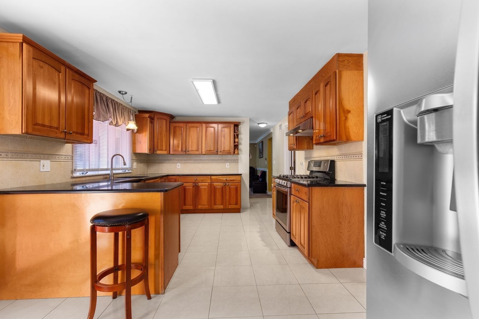 159 Braemoor Rd Brockton — Photo 4 of 30