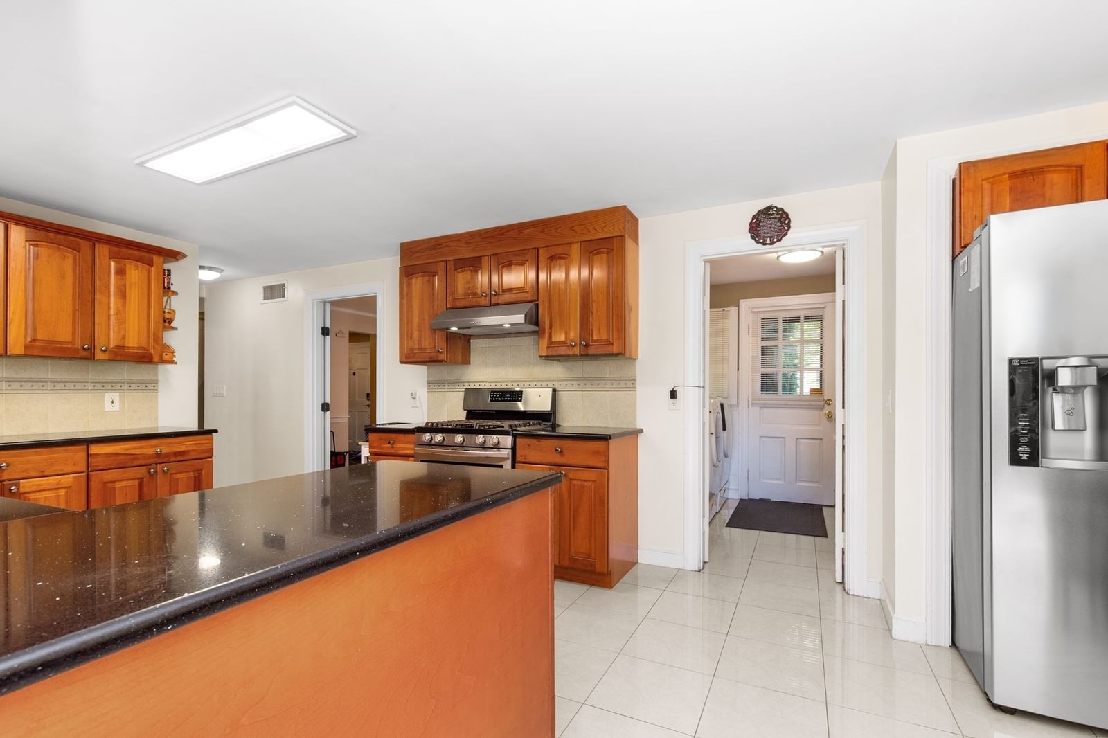 159 Braemoor Rd Brockton — Photo 7 of 30