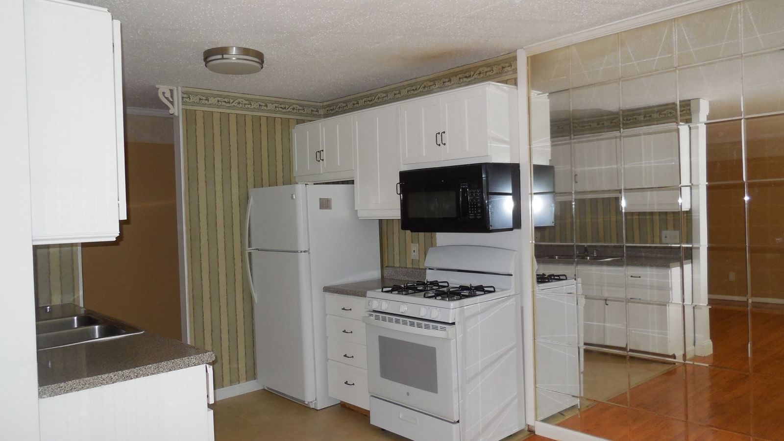 261 Regency Park Dr #261 Agawam — Photo 3 of 13