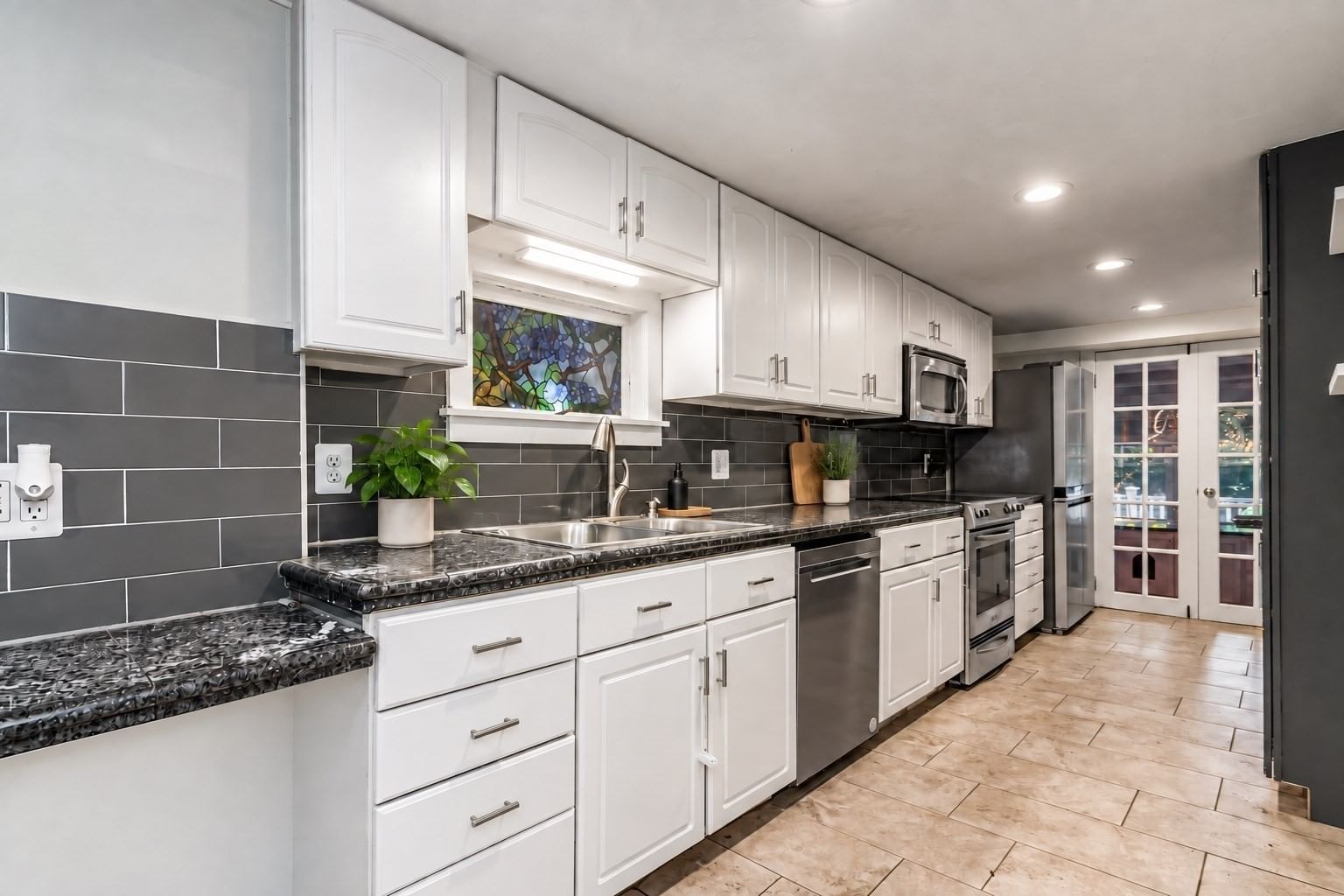53 Westminster Ave Haverhill — Photo 4 of 27